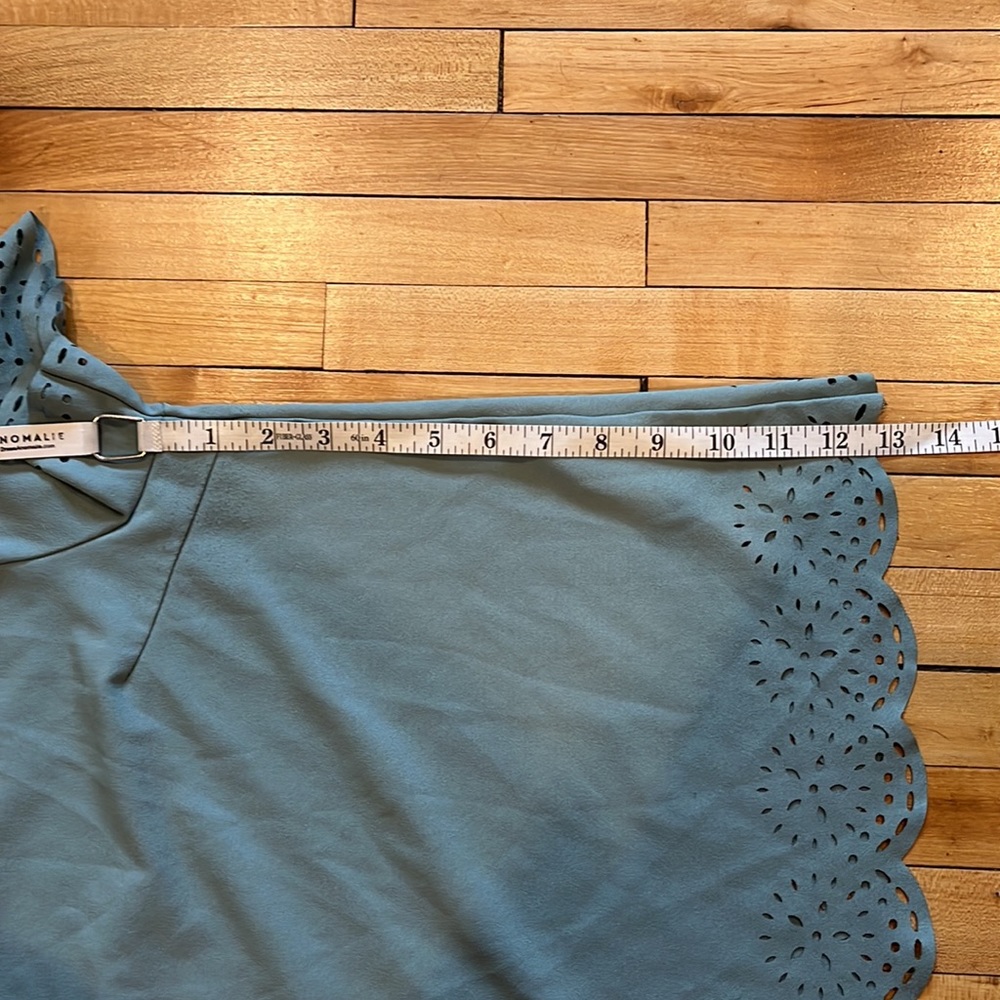 SHEIN Top - Picture 9 of 10